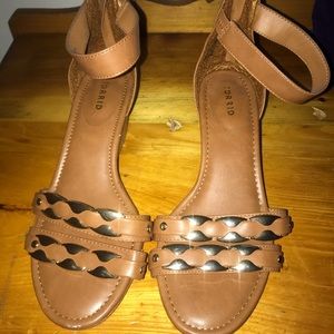 Torrid ankle strap demi wedge, size 10, brown/gold
